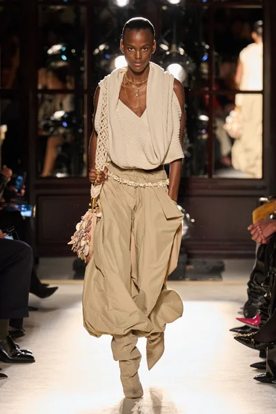 Look 36